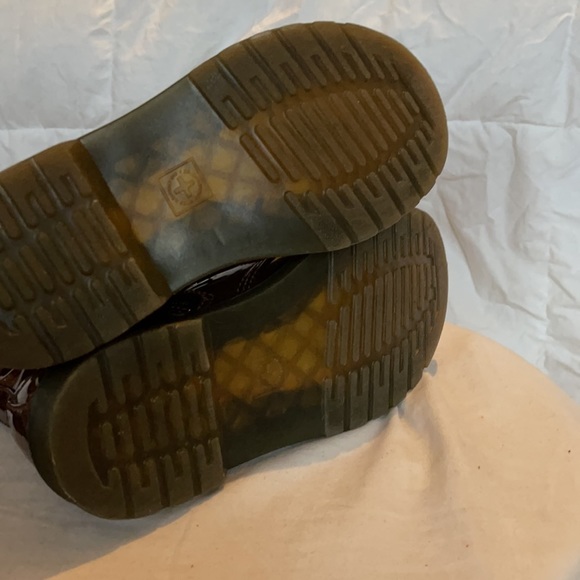 🤎Girl’s Dr. Martens - Picture 8 of 9